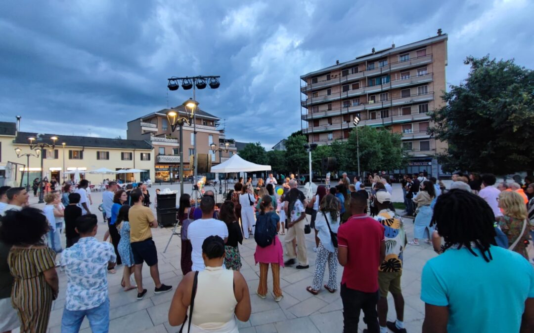 Giornata del Rifugiato, la piazza di Locate Triulzi “abbraccia” i progetti SAI